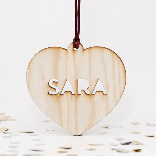 Bola de navidad nombre corazon personalizada adorno madera pino para arbol papanoel reyesmagos 510x510 - Corazón nombre